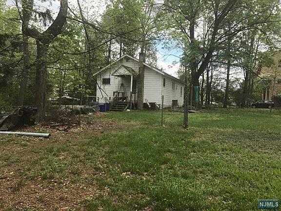 5th image of 53 Spruce St