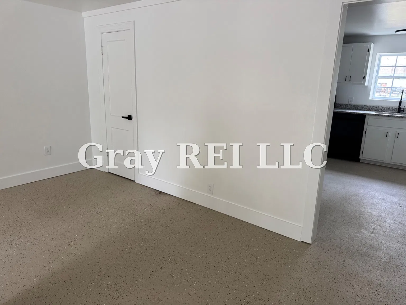 Studio, $625 — Photo 2