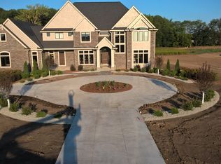 2695 Glenwood Rd SW, Rochester, MN 55902