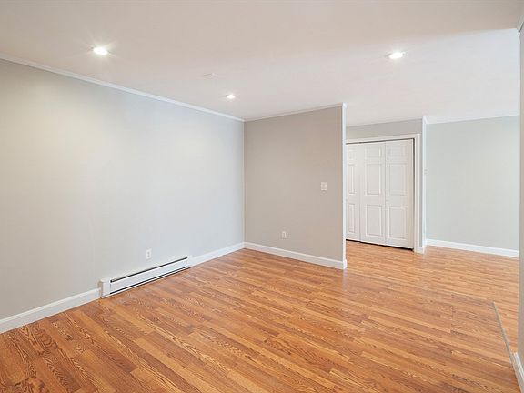 5th image of 9 Weld St APT 14