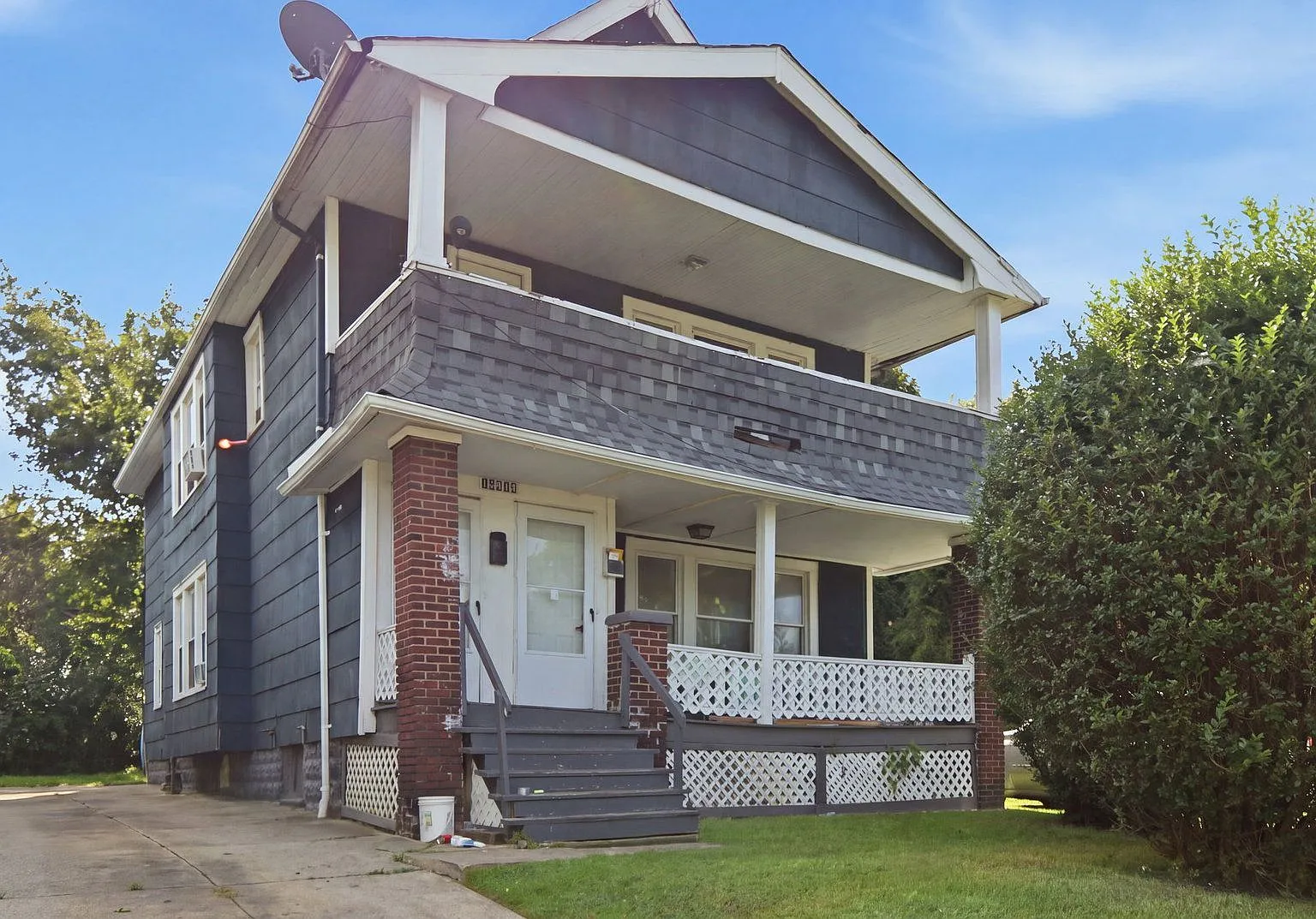 2 bed, 1.0 bath, 900 sqft, $950 — Photo 1