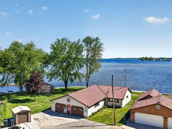 8890 Twin Harbor Rd, Sturgeon Bay, WI 54235