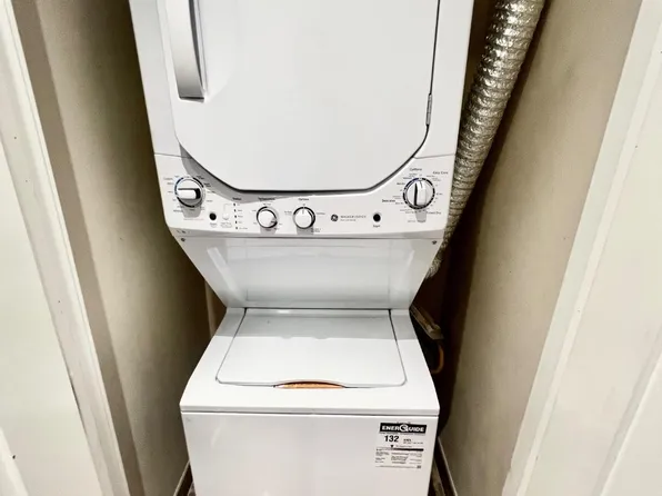 195 Greenpoint Avenue image 9 of 11