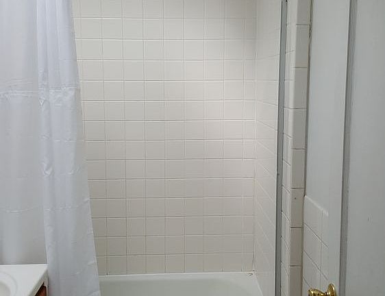 3rd image of 610 Schwerin St