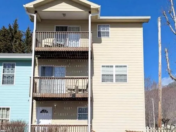 145 Lincoln Park Rd APT J, Burnsville, NC 28714