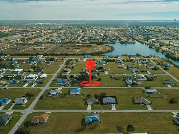 3rd image of 2035 NE 9th Ave