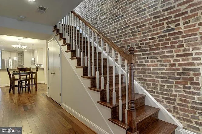 538 Newton Pl NW — Photo 4