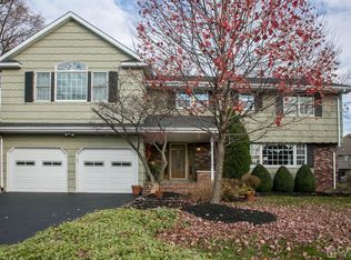 20 Lombardi St, Edison, NJ 08820