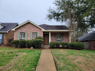 1860 Gillespie Dr, Montgomery, AL 36106