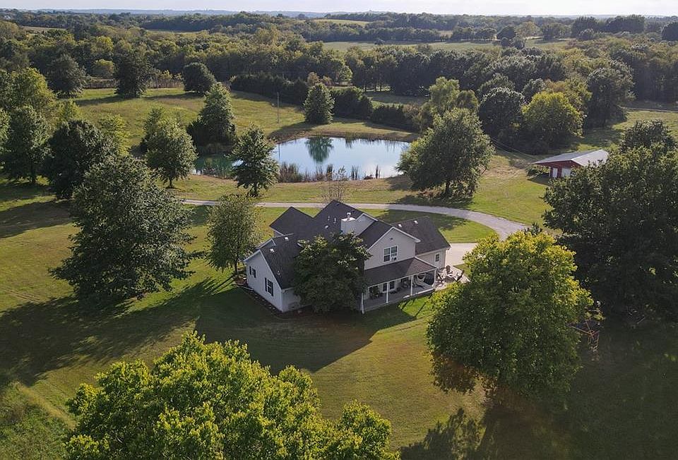 1st image of 1611 Happy Hollow Rd