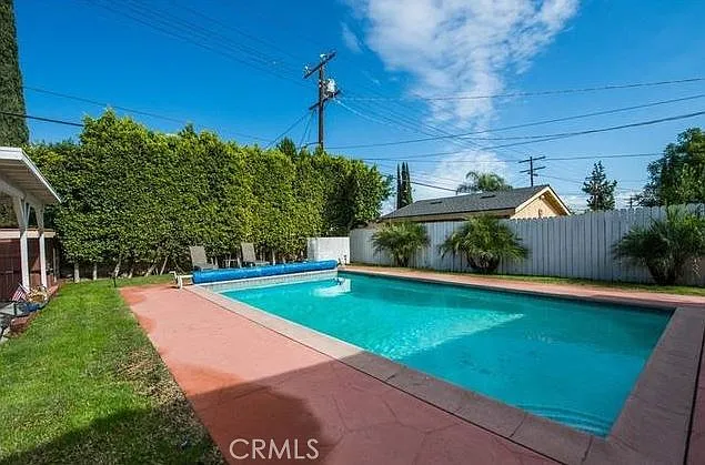 17827 Burbank Blvd — Photo 28
