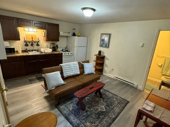 11 Lincoln Ave.
