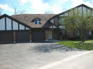 5853 Doe Cir, Westmont, IL