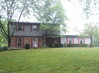 710 Oakview Dr, Algonquin, IL 60102