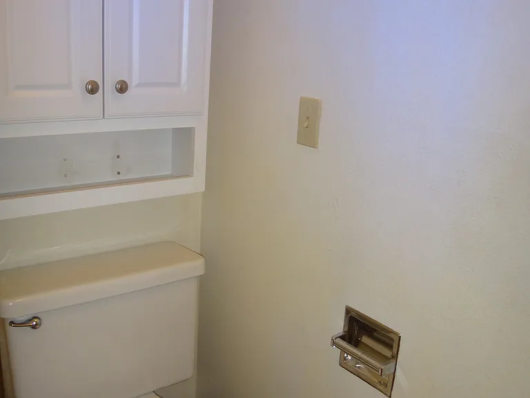 2293 Latona Dr NE — Photo 15