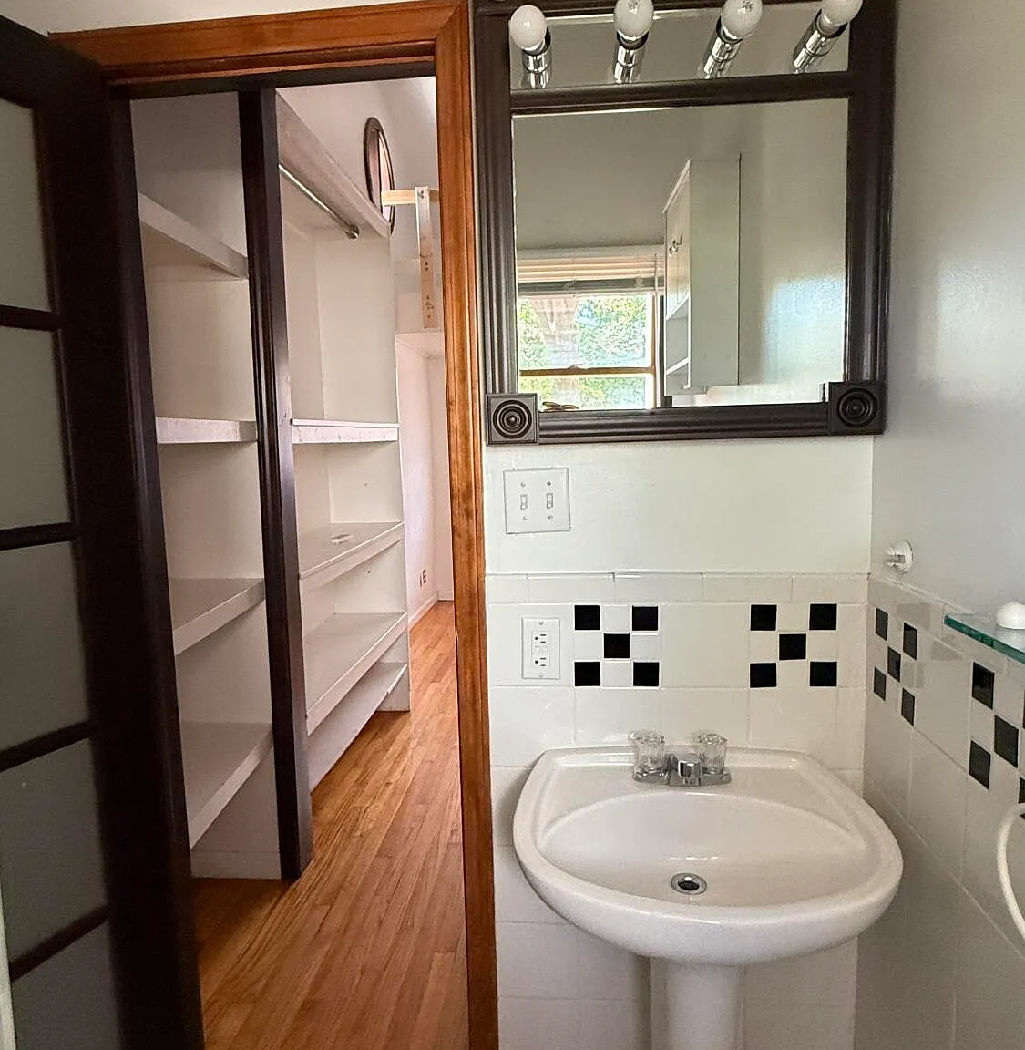 1 bed, 300 sqft, $600 — Photo 4