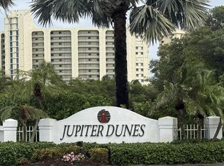 304 Clubhouse Cir, Jupiter, FL 33477
