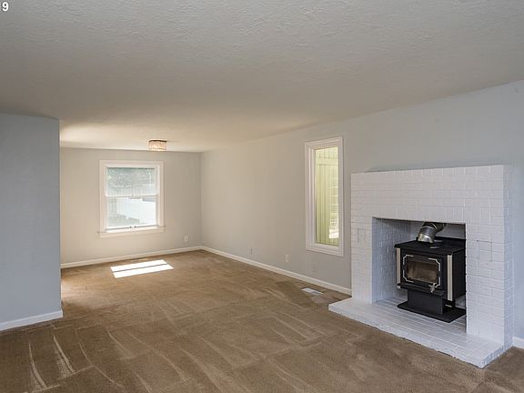4th image of 1626 Goldcrest Ave NW