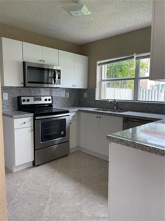 NW 12th St, Pembroke Pines — Photo 1