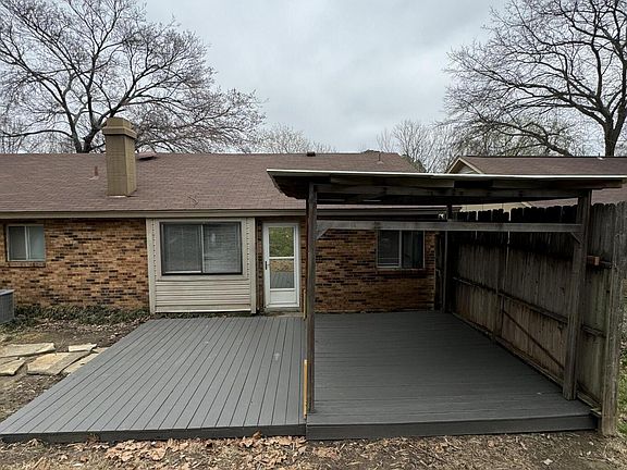 4th image of 8249 Lake Shore Dr W