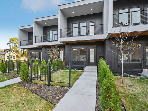 2nd image of 636 22nd Ave NE