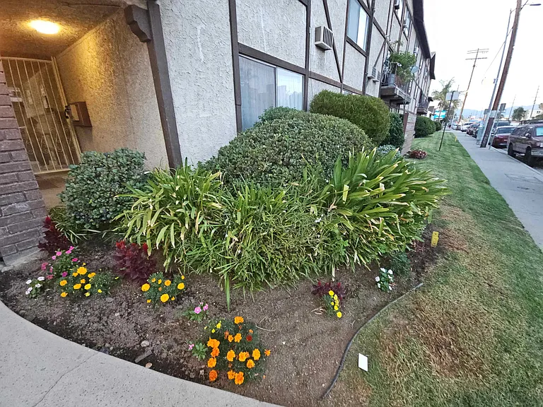 Sepulveda Blvd — Photo 4