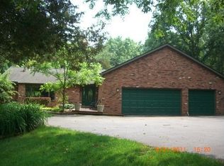 9608 Spicer Rd, Brighton, MI 48116