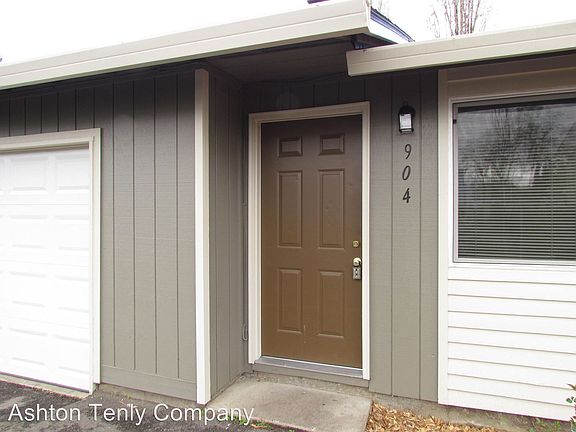 2nd image of 904 NE 21st Ave