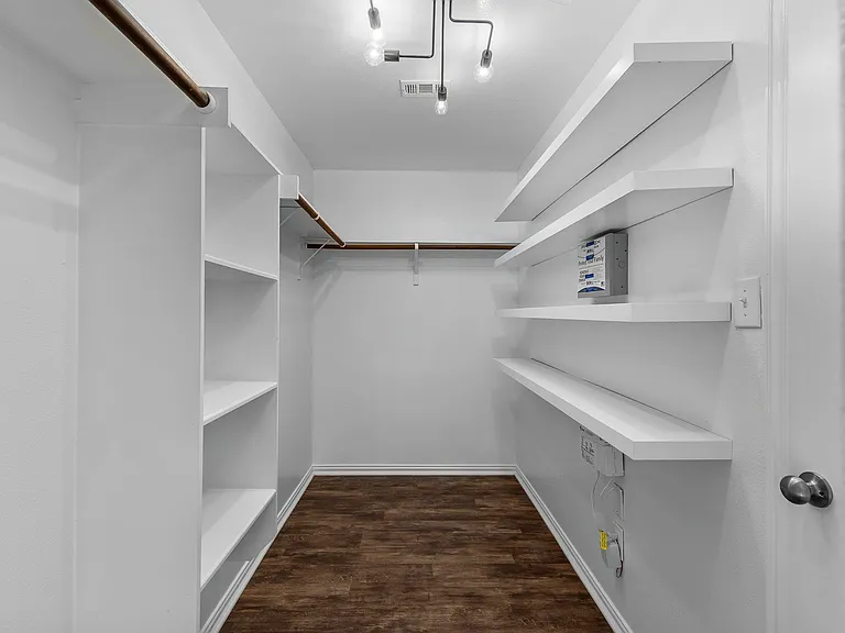 4517 Chestnut Meadows Bnd — Photo 31