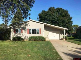 326 N 2nd Ave E, Truman, MN 56088