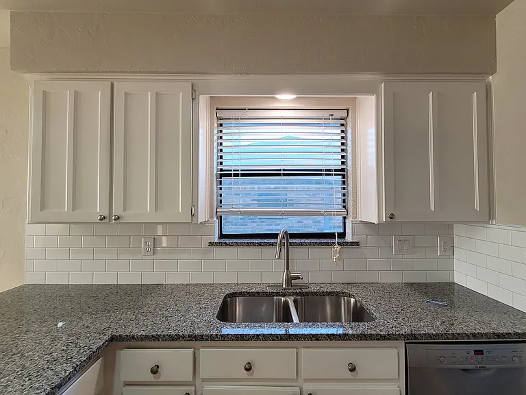 776 Santa Fe Trl — Photo 11