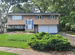 12 Avenue J, Ronkonkoma, NY 11779