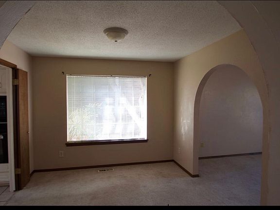 4th image of 6304 Sunnybridge Ct