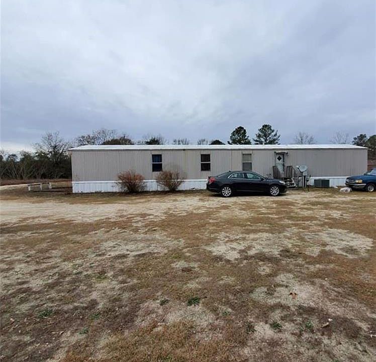 2nd image of 3557 McKinnon Rd