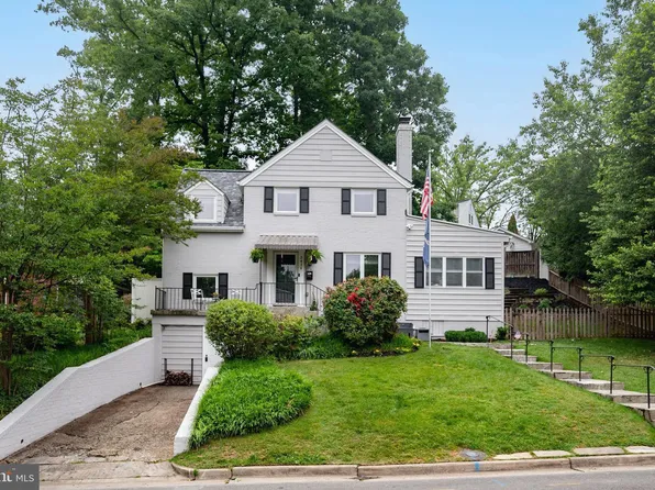 3414 Halcyon Dr, Alexandria, VA 22305