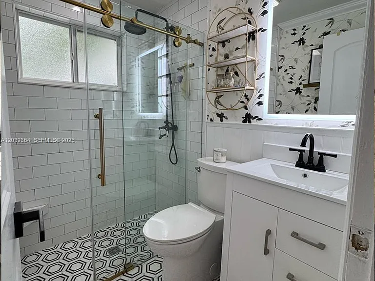 2181 SW 50th Ave — Photo 7