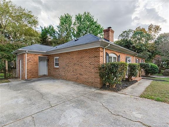 4th image of 2609 Fernbank Dr