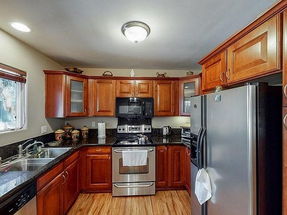 2nd image of 605 S Mollison Ave Unit 208