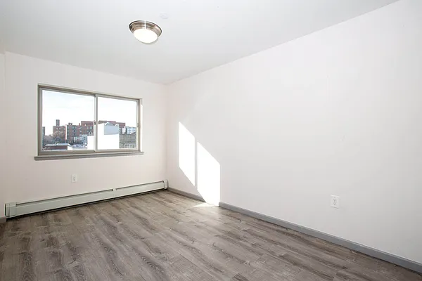 Rented by Astir Realty LLC | media 8