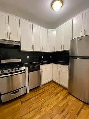 Rented by City Connections Realty | media 7