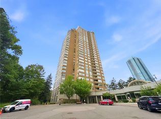215 Wynford Dr #2307, Toronto, ON M3C 3P5