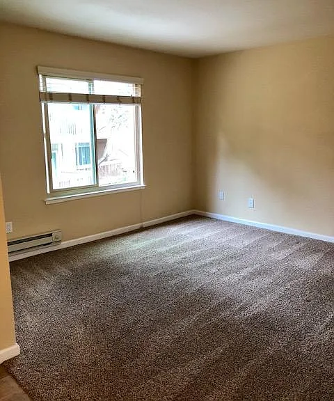 30 Glenwood Cir #299 — Photo 15