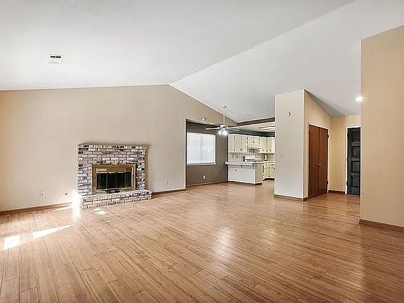 1st image of 1327 E Buena Vista Ave