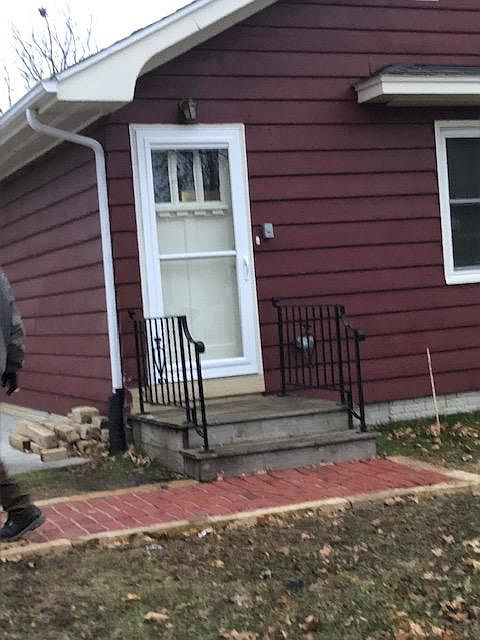 2nd image of 1060 29th St