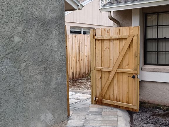 4th image of 3205 Russett Dr