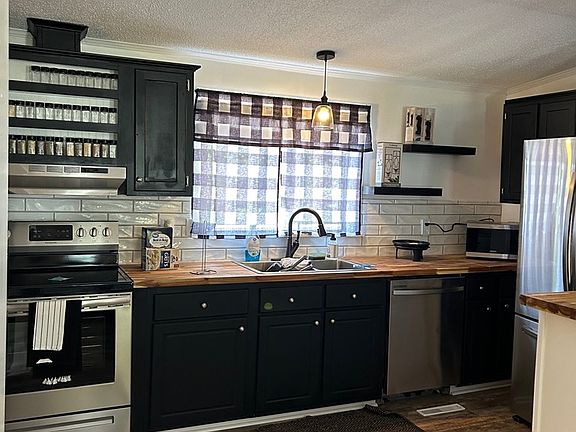 4th image of 336 Lion Ln