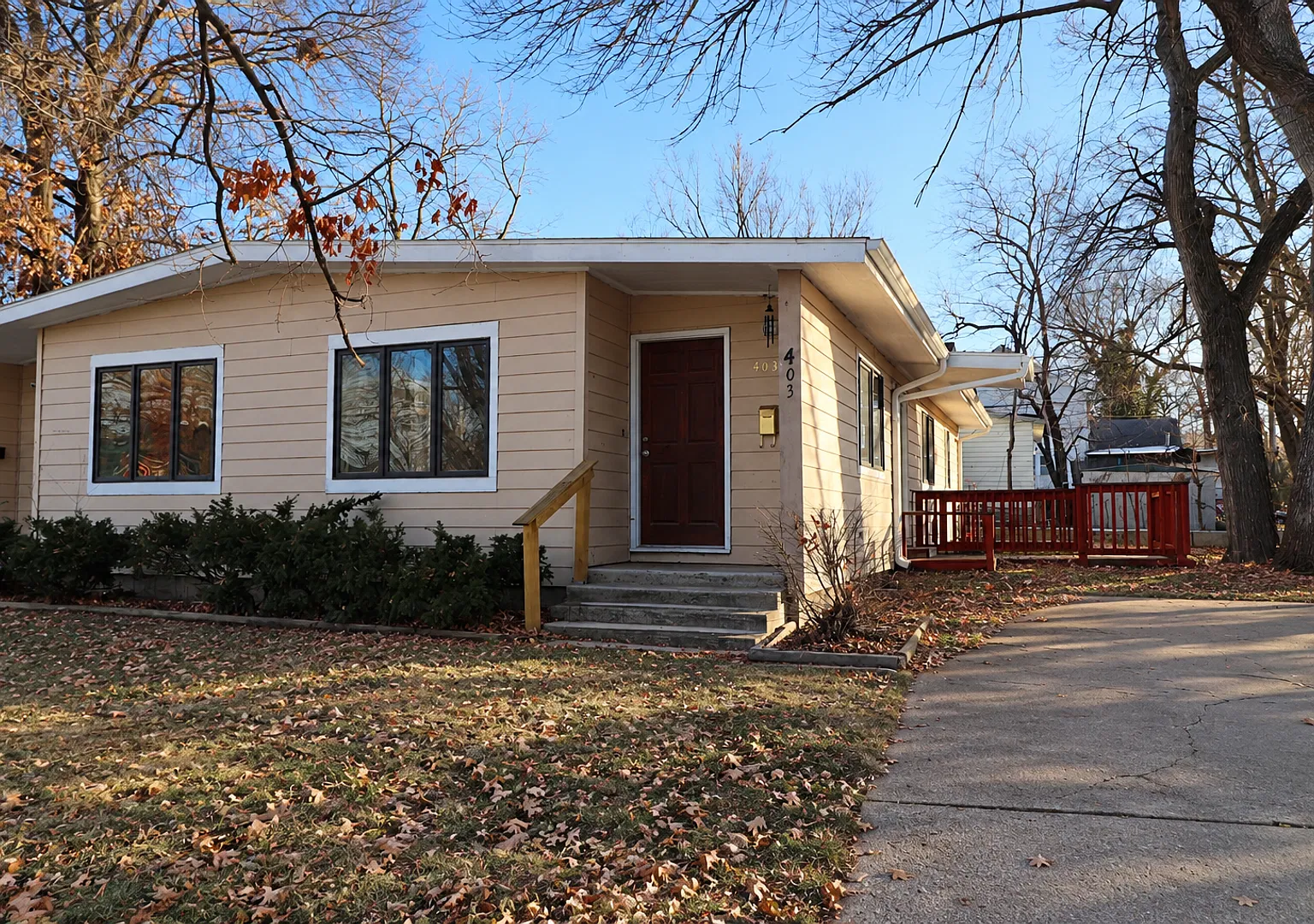 Spacious Duplex for Rent — Photo 1