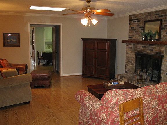 2nd image of 1917 S Buerkle St