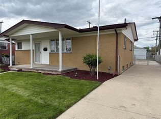 15258 Travis St, Southgate, MI 48195