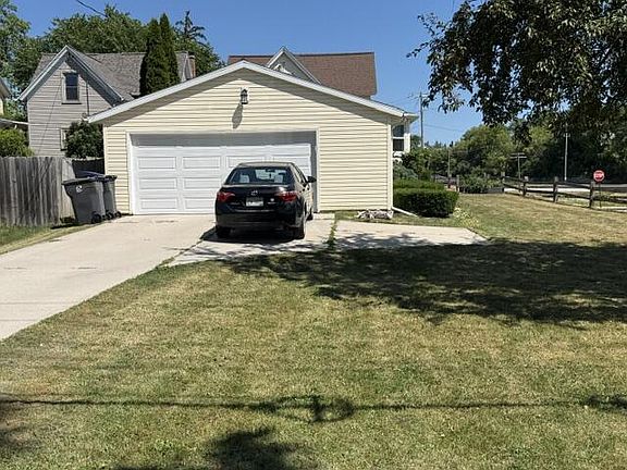 3rd image of 131 Reed STREET